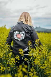 Džínová bunda - černá s výšivkou